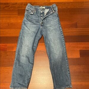 Levi's Women's Blue Straight Leg Jeans.  Ribcage Straight Ankle.